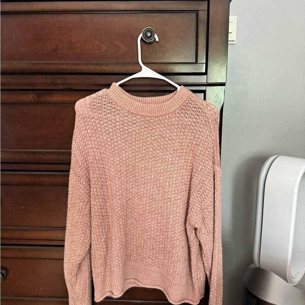 Universal Thread Pink Crew Neck Sweater